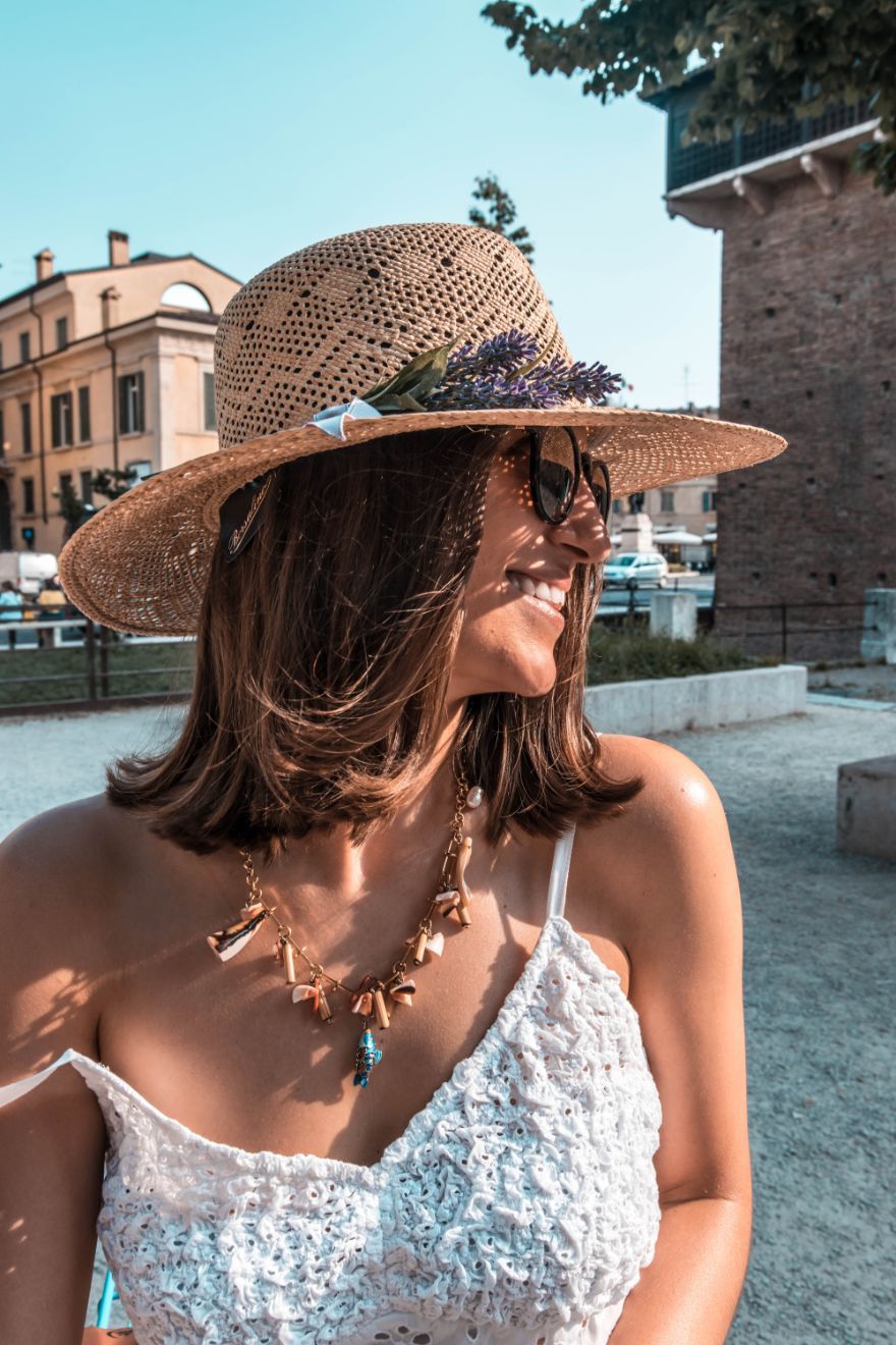 cappello estivo da donna in paglia