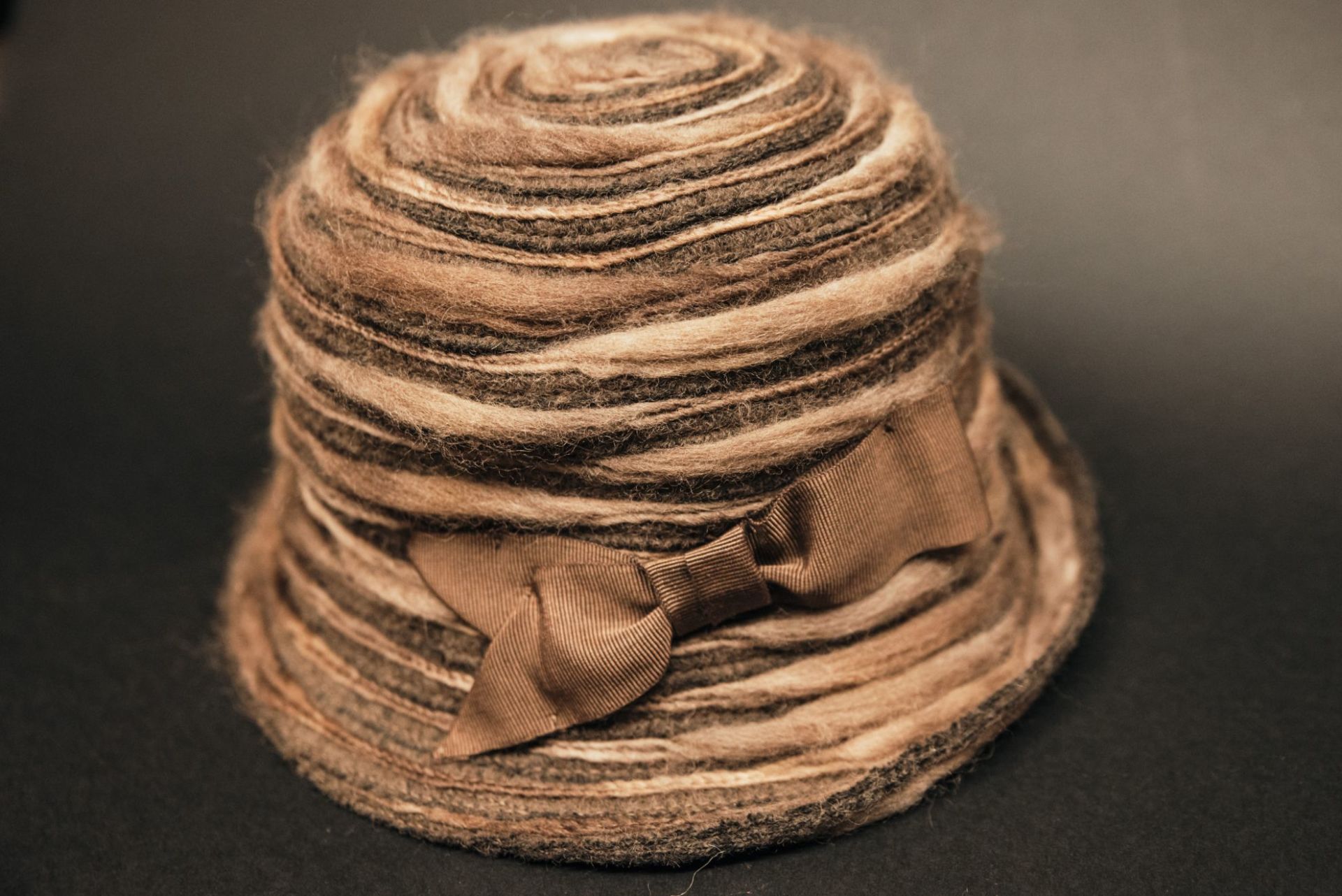 cappello invernale da donna a strisce