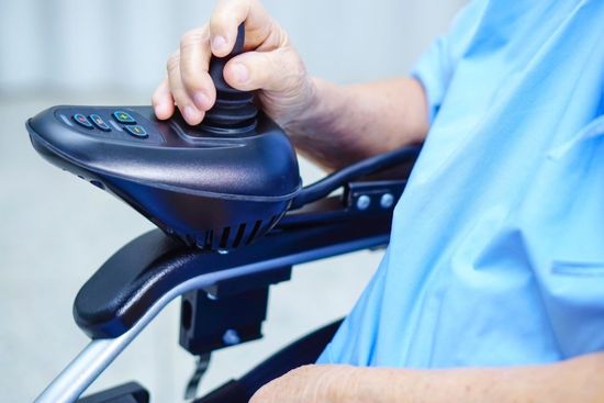 carrozzina elettrica per disabili