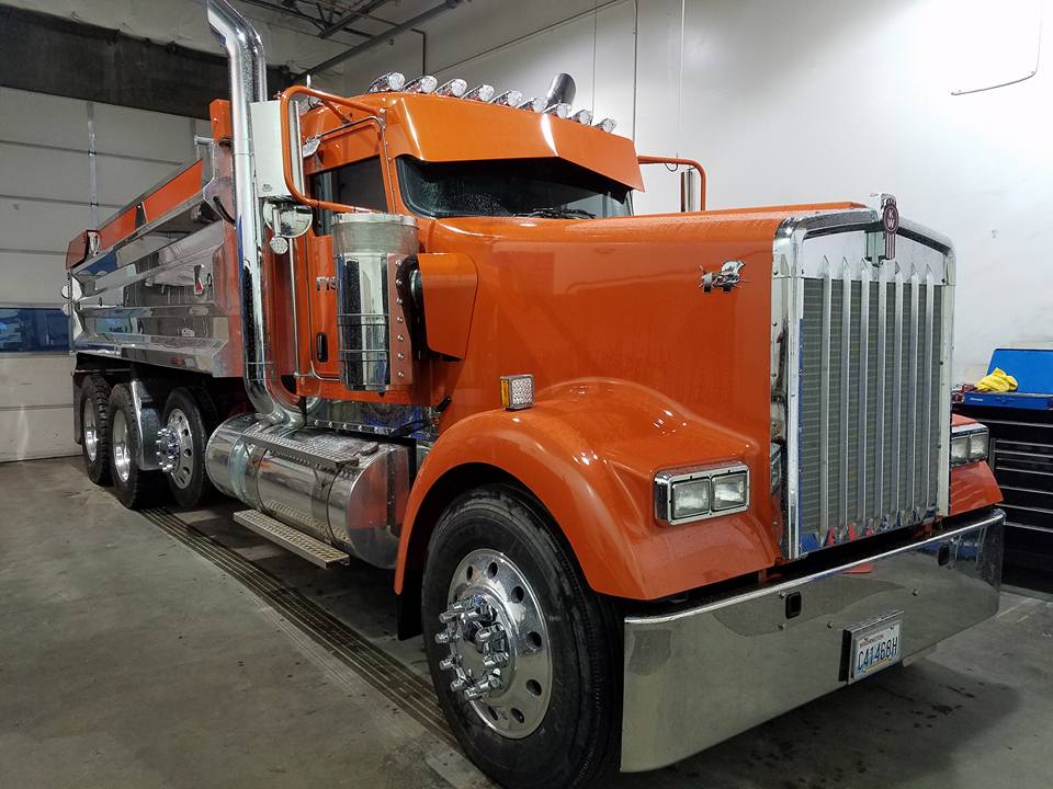 Orange Heavy Truck | Monroe, WA | Kenny’s Truck Parts & Repair