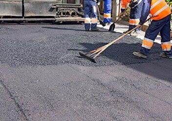 Repair of roads - commercial asphalt sealcoating in Oak Lawn, IL Repair of roads - commercial asphalt sealcoating in Oak Lawn, IL Orland Park IL driveway asphalt
