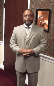 MINISTRO CHARLES ROBERTSON
