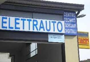 esterni dell'elettrauto insegna