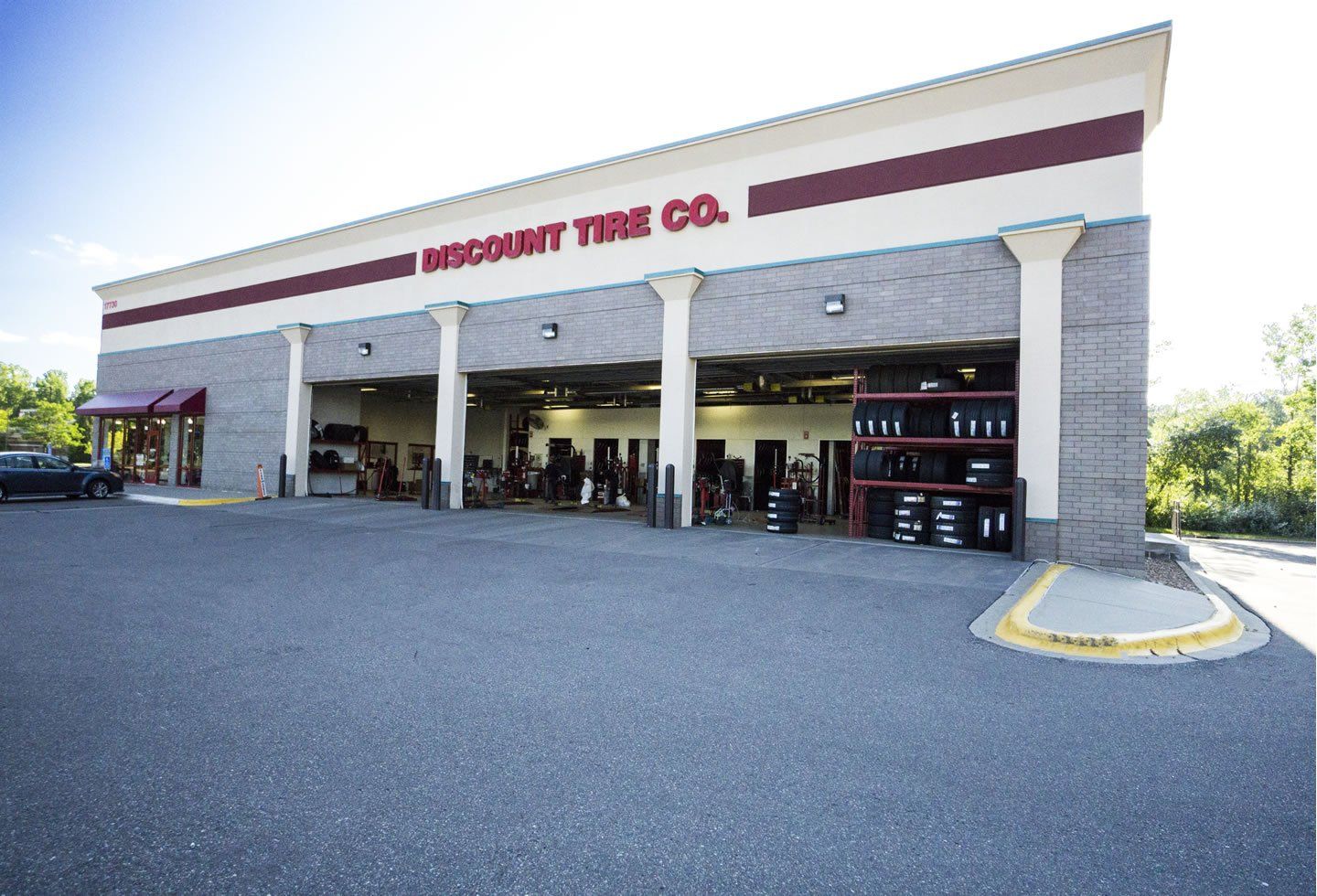 Discount Tire — Minneapolis, Mn — West Development