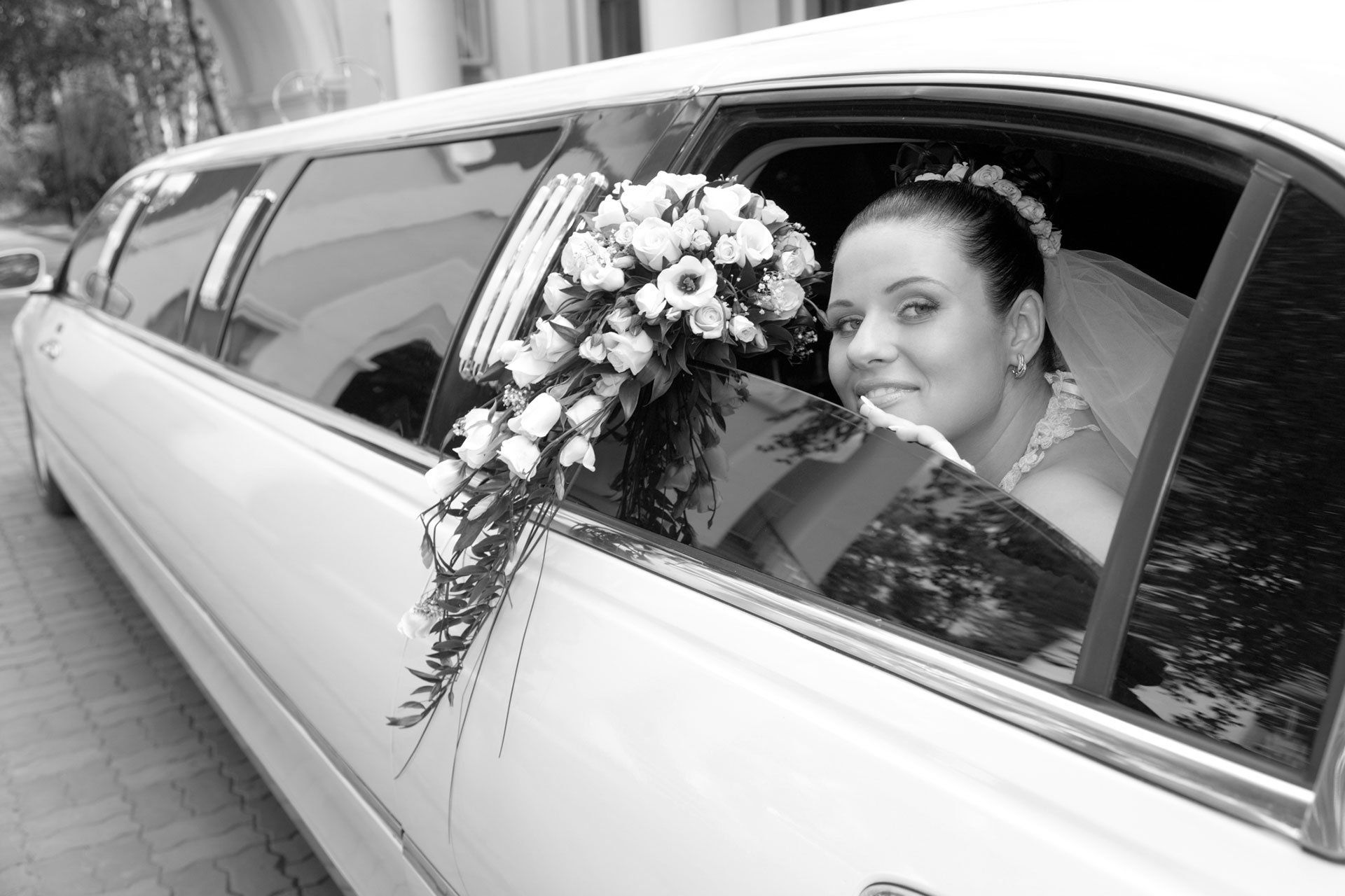 Wedding Limo Service - 1st Class Limo