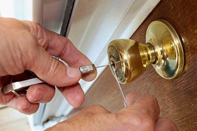 locksmith picking lock