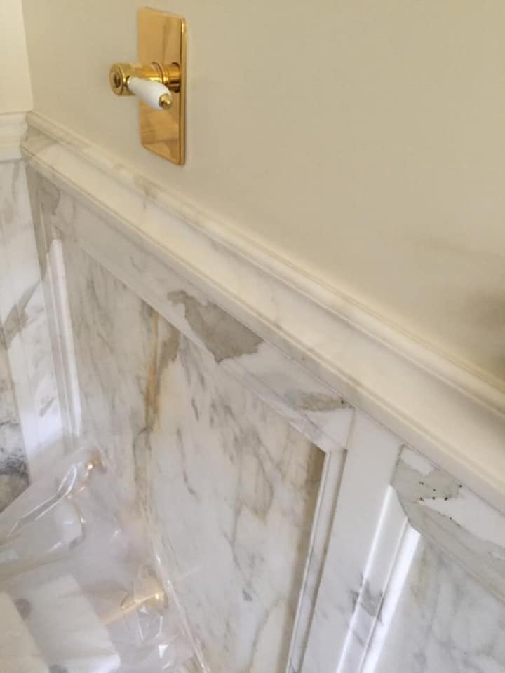 Lavorazione di gres porcellanato decorazioni bagno