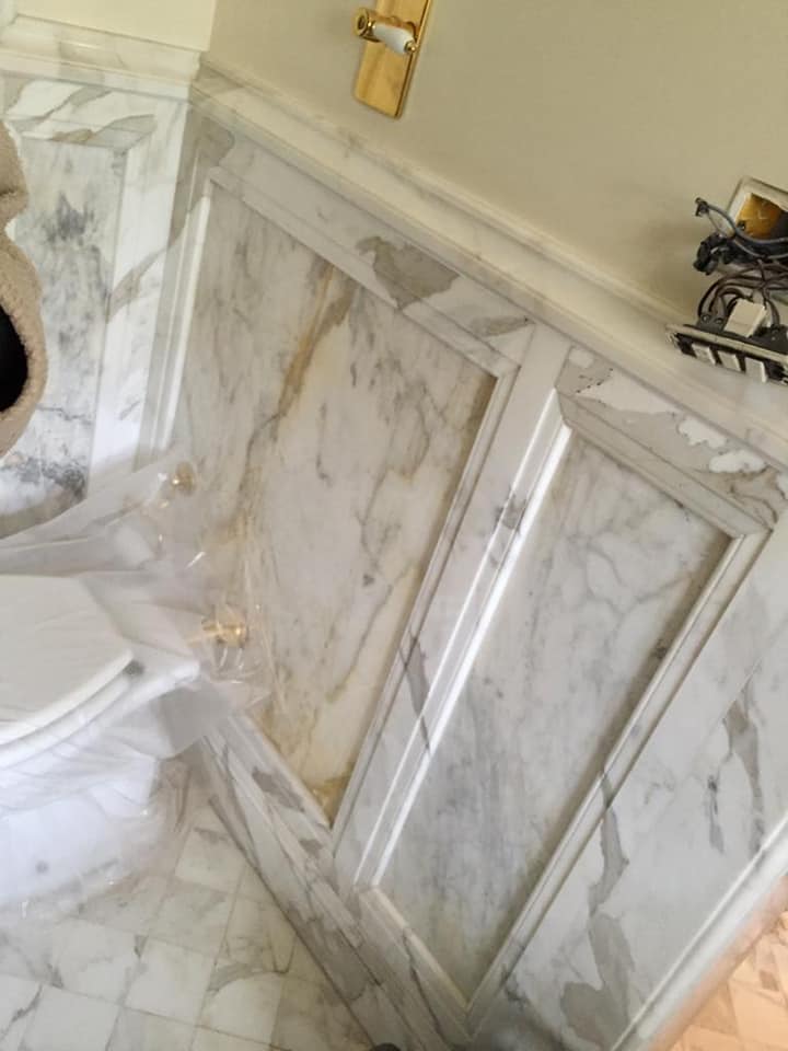 Lavorazione di gres porcellanato per bagno
