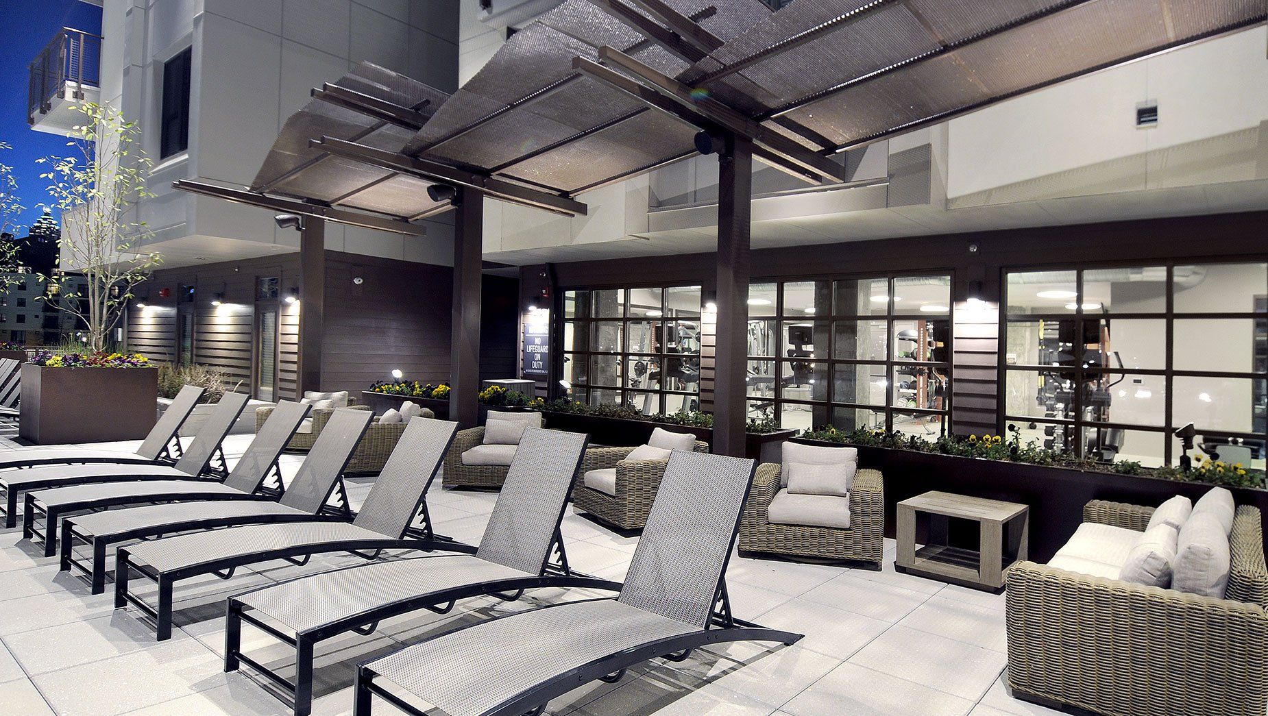 North and Line Poolside Lounge