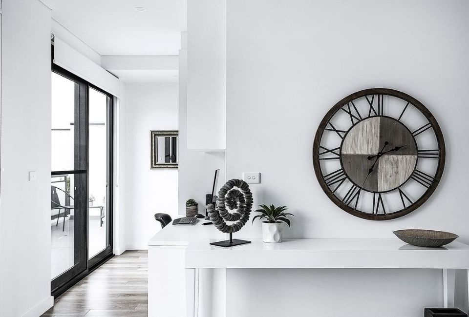 View wall decor items