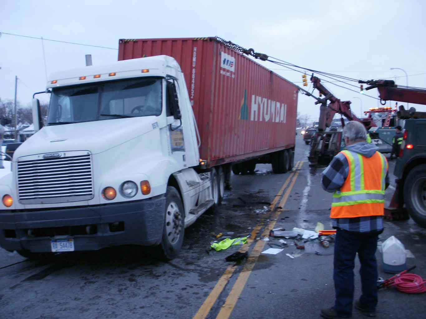 Cargo Towing — Cargo Truck on Accident in Detroit, MI