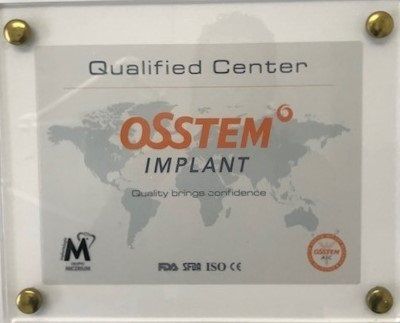 certificato con marchio iso e ce per l’esecuzione di impianti dentali