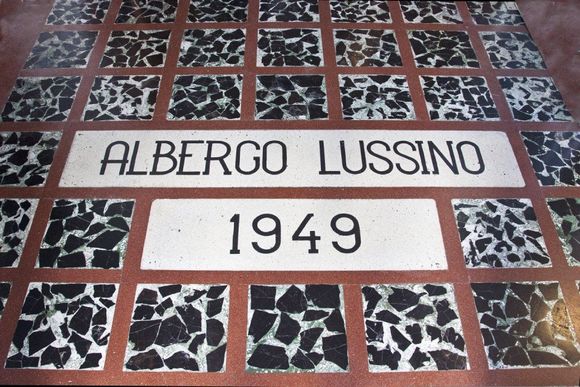 stemma con  logo dell'albergo