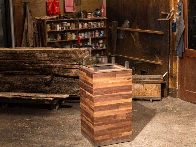 Die Heinisch - Stehtische, Stehtisch mit Beleuchtung und kundenspezialisiertem Text oder Logo, bar-height bistro table with lighting and customized text or logo, luxury, Möbelmanufaktur, Heinisch Manufactory, modern, customized