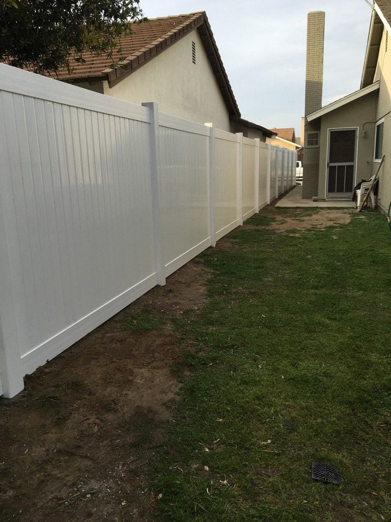 Residential Fence - Rocky's Fencing - Garden Grove CA