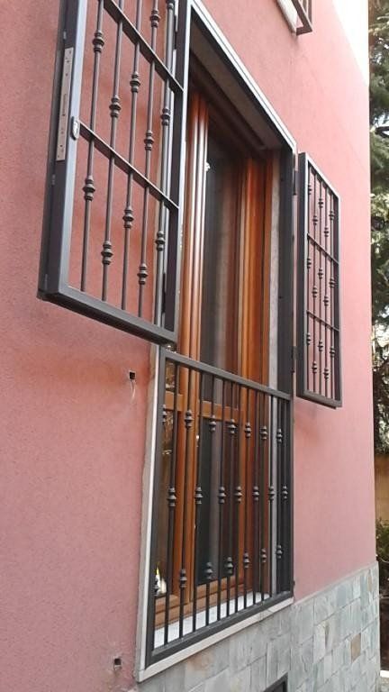 inferriata finestra balcone