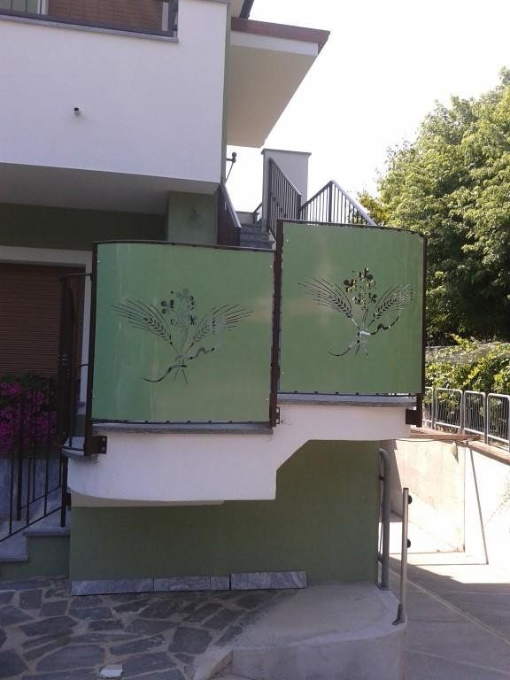 ringhiera vetro e ferro