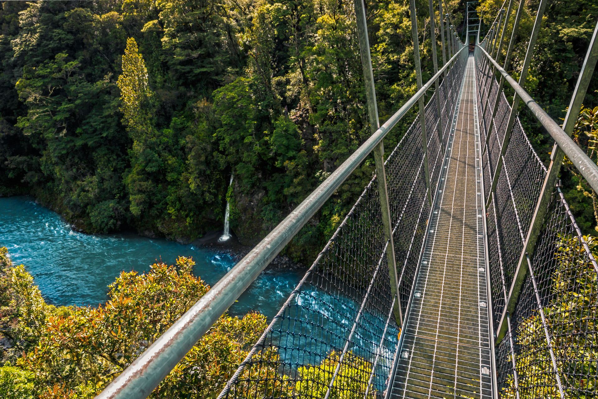 Waiohine Gorge Road Dalefield - NZ Imagem de ponte suspensa em Waiohine Gorge Road Dalefield, Nova Zelândia
