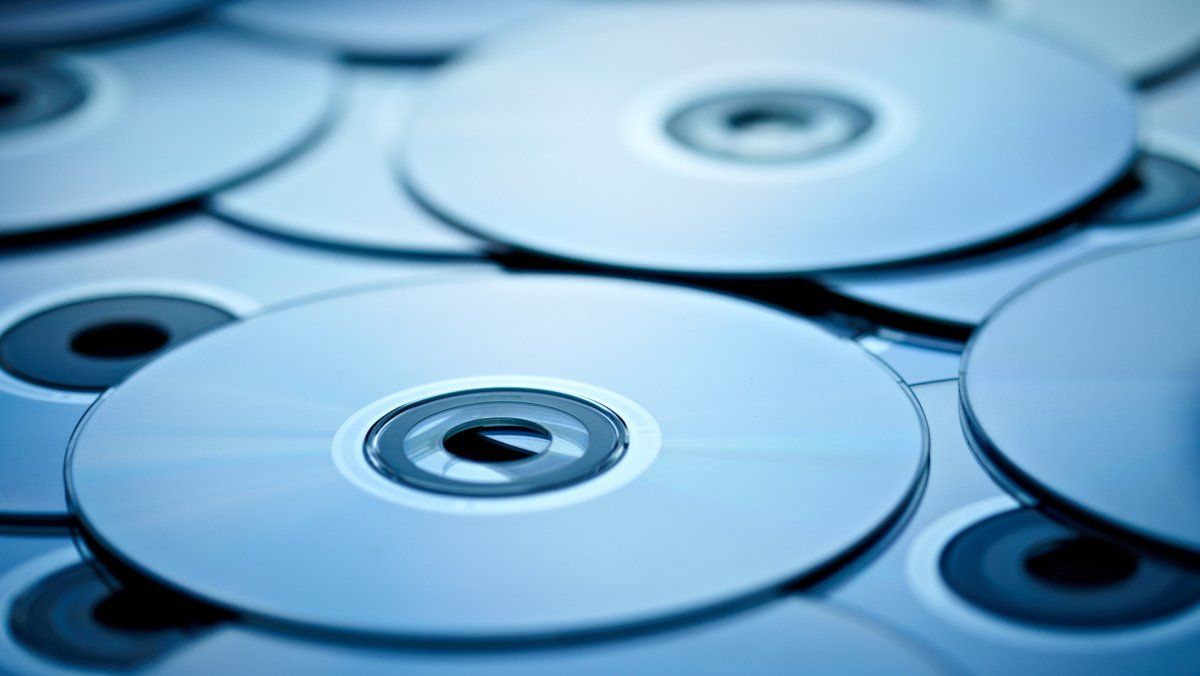 We buy and sell used MS Exchange server and Windows server licences