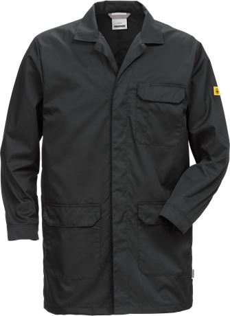 Une veste noire à manches longues et poches sur fond blanc