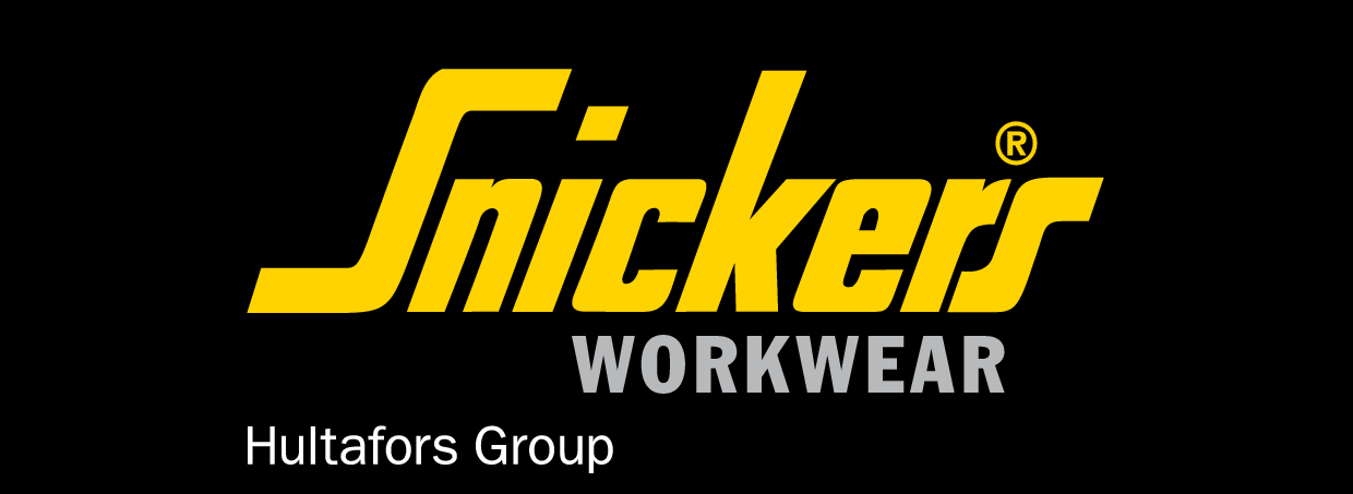 Le logo des vêtements de travail Snickers est jaune sur fond noir.