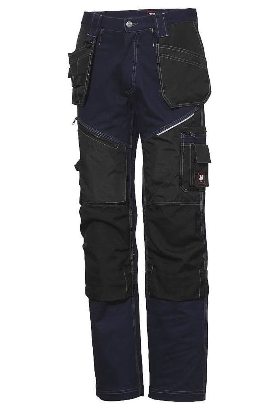 Une paire de pantalons cargo noirs et bleus avec des poches sur fond blanc.