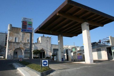 distributore di carburante
