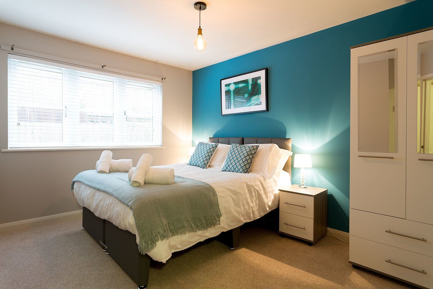 Icon| Serviced Accommodation | Oxford Apt | Contractors | Business | Leisure | Families