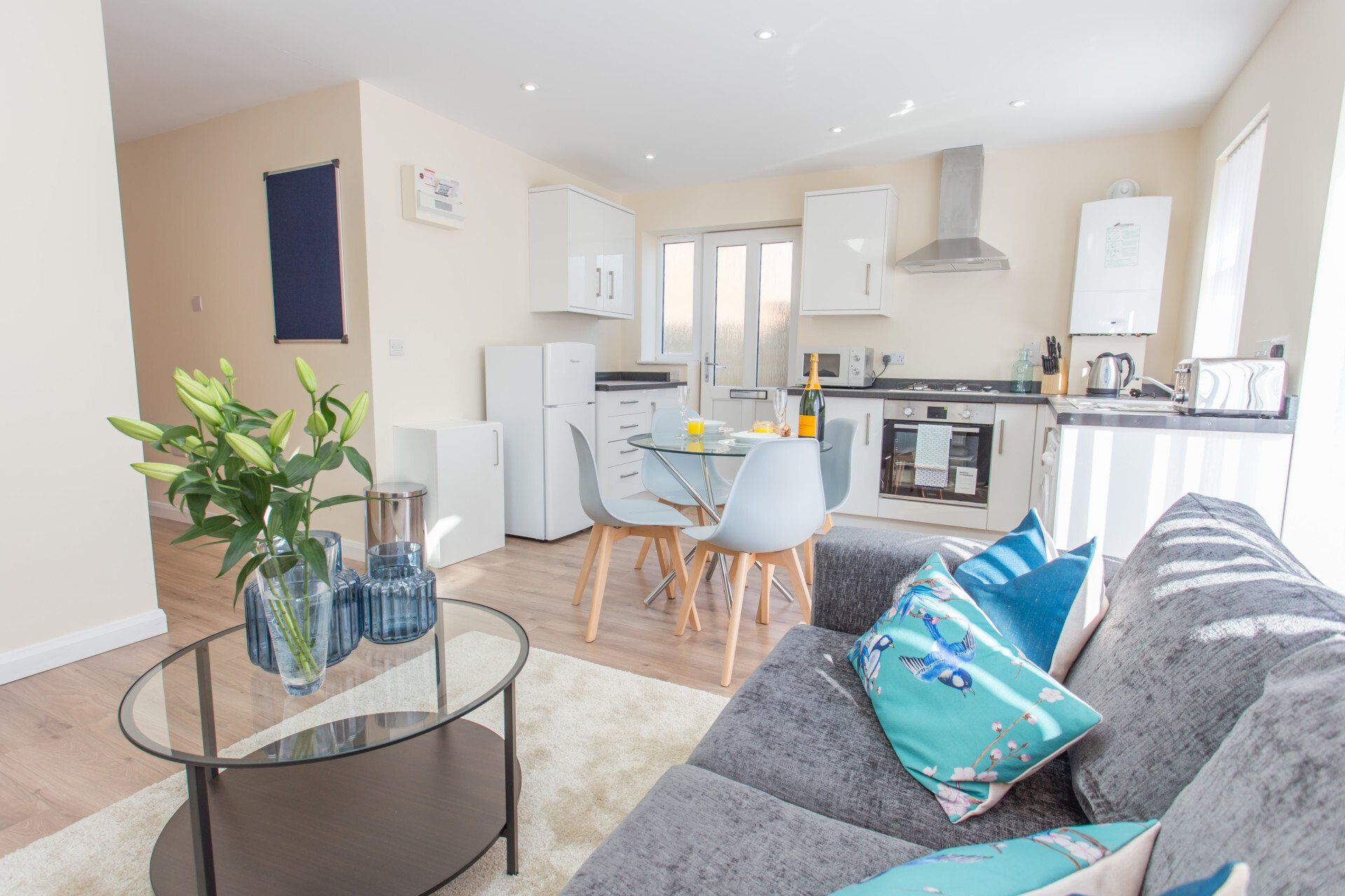 Icon| Serviced Accommodation | Oxford Apt | Contractors | Business | Leisure | Families