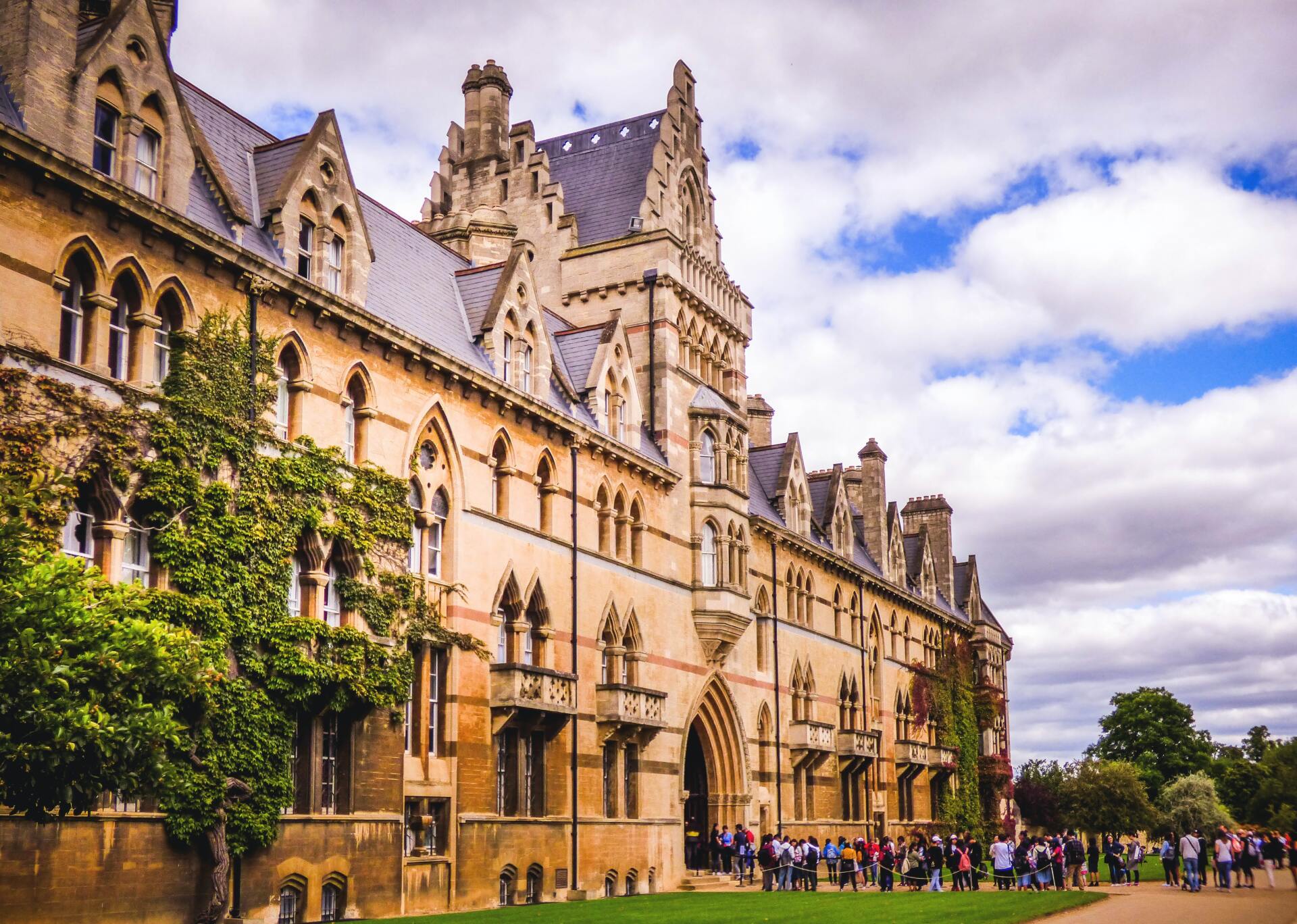 Icon| Serviced Accommodation | Oxford Apt | Contractors | Business | Leisure | Families