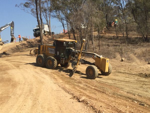 Earthmoving Equipment Machines  — Equipment Hire In Rockhampton, QLD