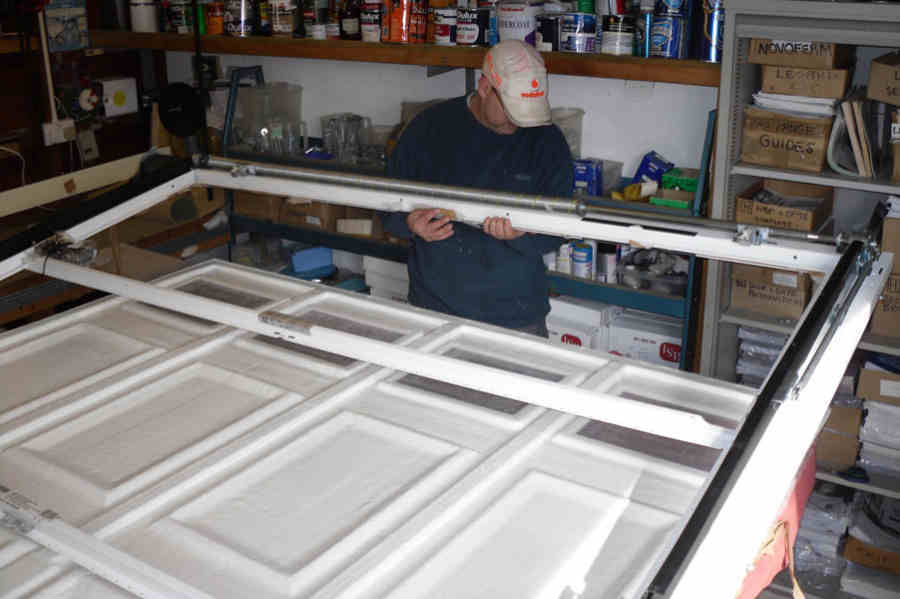 Dismantling door 