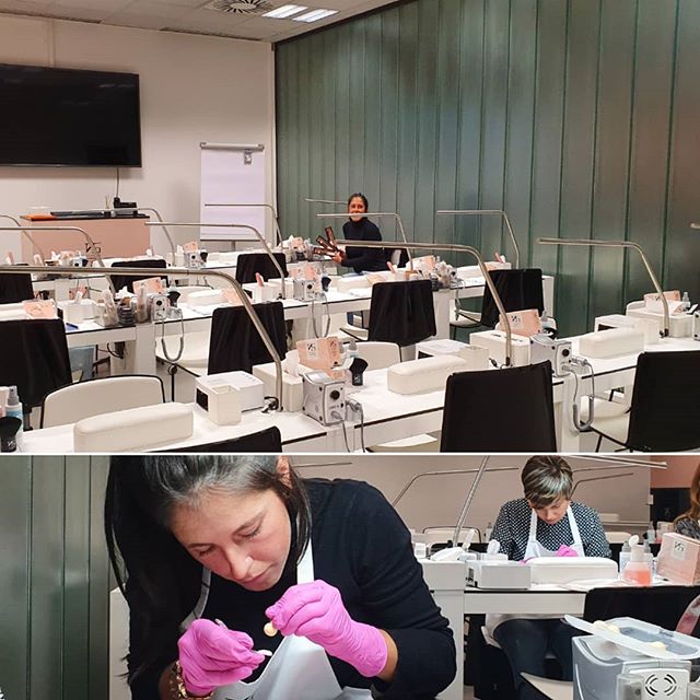 Accademia nail art