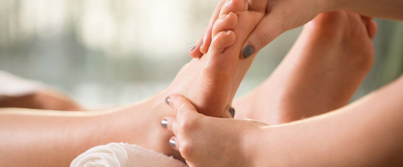 reflexology in wimbledon, raynes park health zone clinic