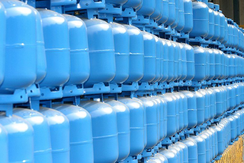 magazzino con bombole a gas