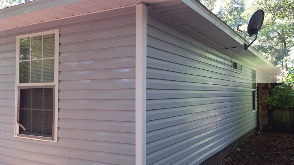 Siding Cleaning — Siding Softwashing in Tallahassee, FL Siding Cleaning — Siding Softwashing in Tallahassee, FL