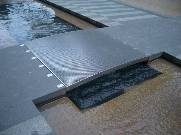 Vee-Wire Urban Walkways
