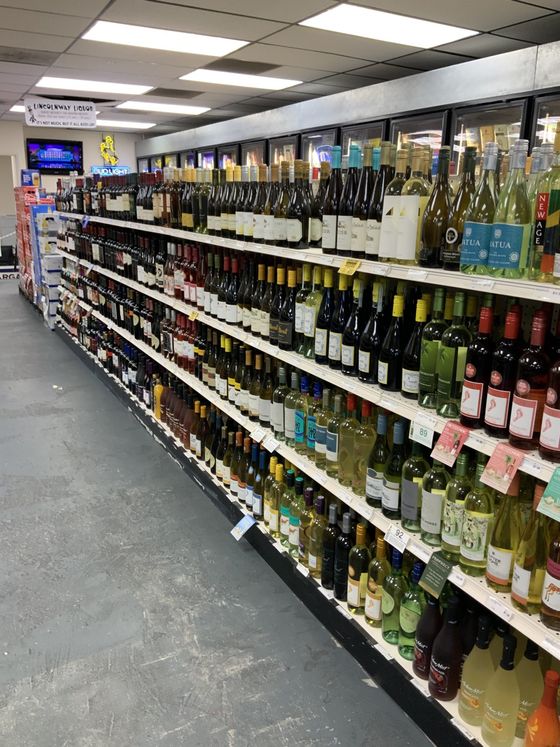 Lincolnway Liquor Isle— Cheyenne, WY — Lincolnway Super Pawn