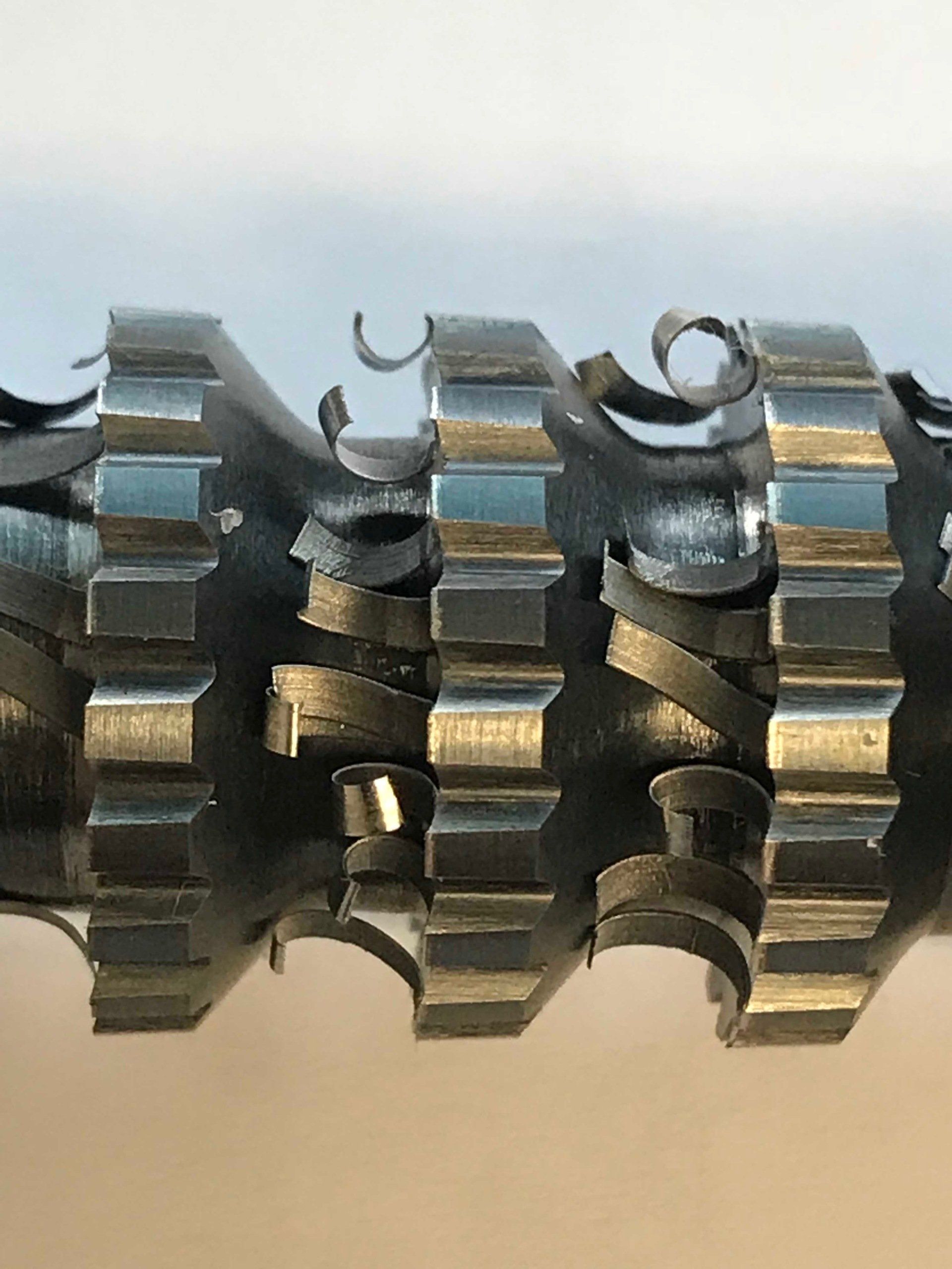 Blunt broach teeth