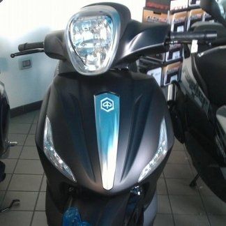 scooter scuro in vendita
