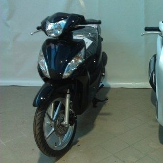 motorino nero in vendita