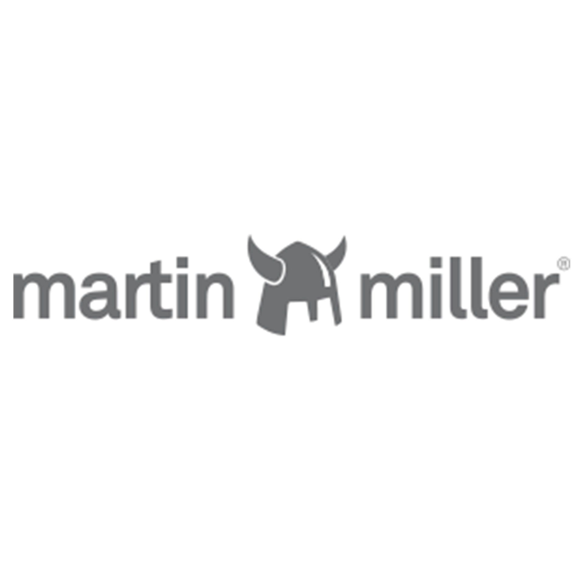 Het logo van Martin Miller's gin met grijze tekst en een Vikinghelm-icoon tussen de woorden.