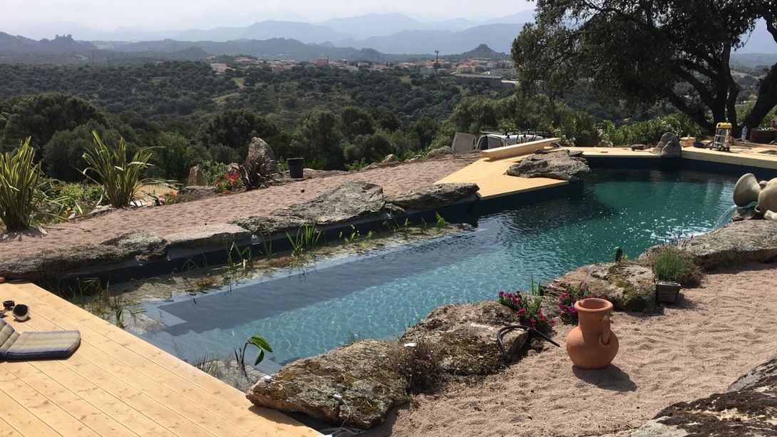 piscina appena realizzata in un villino