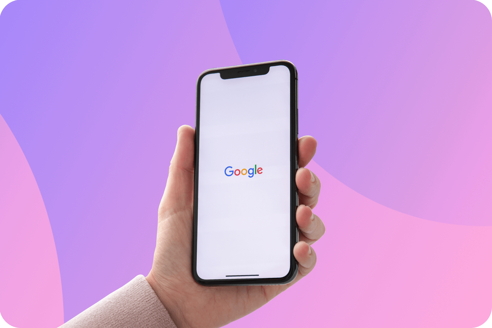 teléfono móvil mostrando página web correctamente indexada