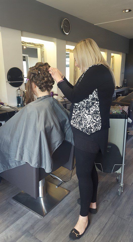Atomic Hair stylist at work