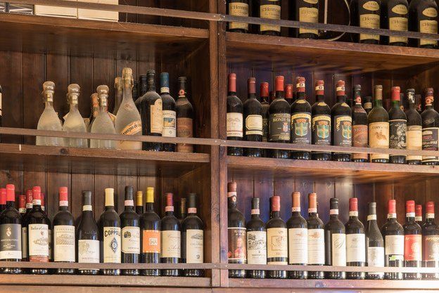 Vini selezionati in un ristorante