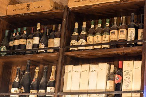 Collezione di amari in un ristorante