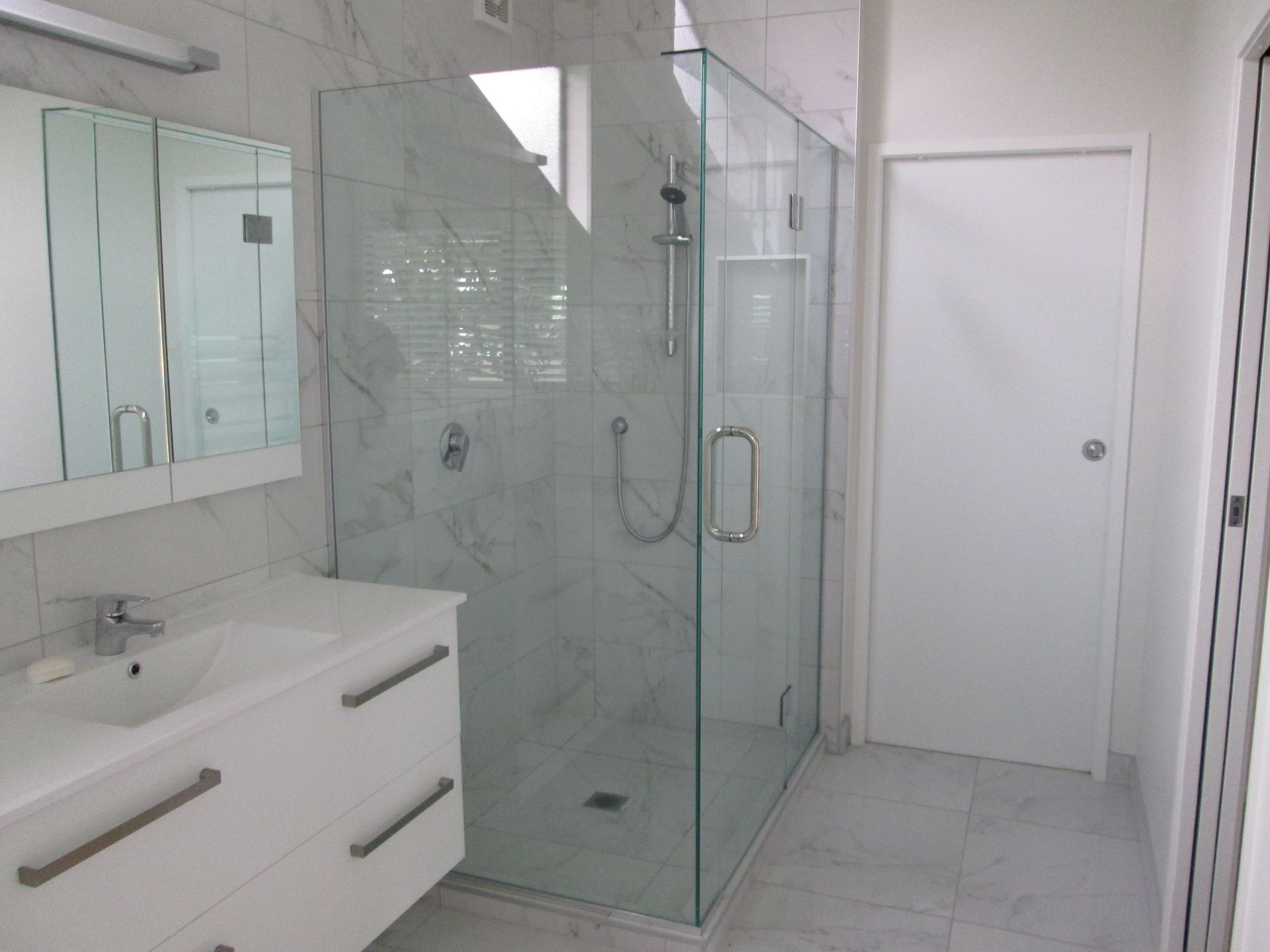 frameless showers