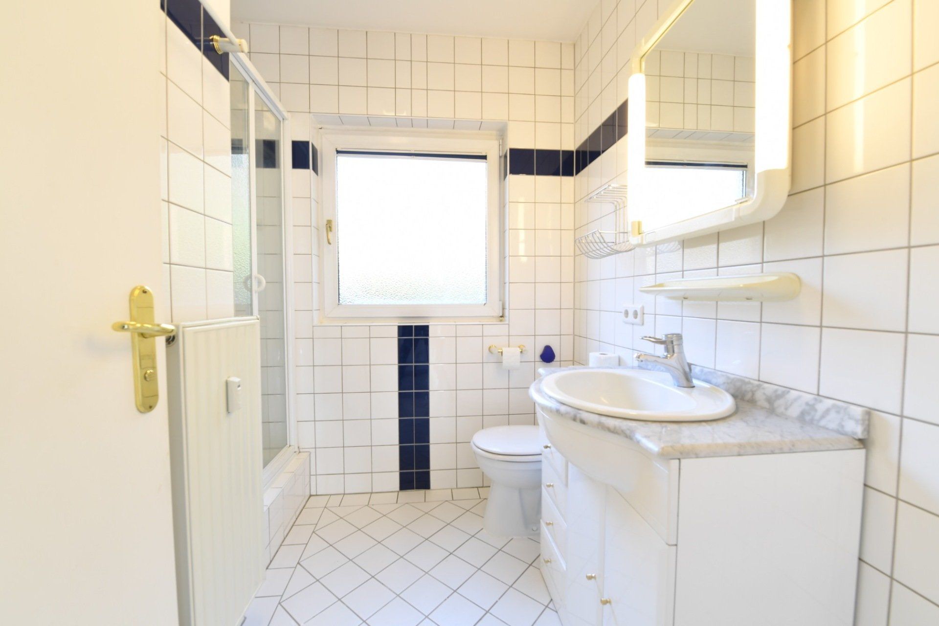 Das+Bad+1+mit+Dusche+.jpg