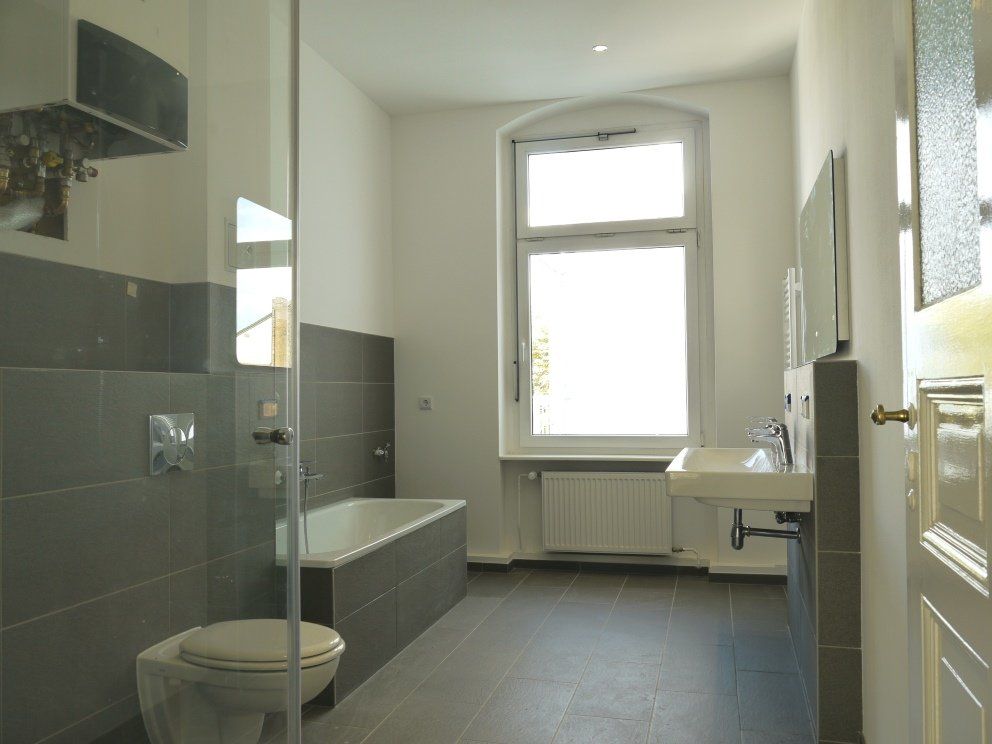 Das+neue+Bad+mit+Wanne%2BDusche.JPG
